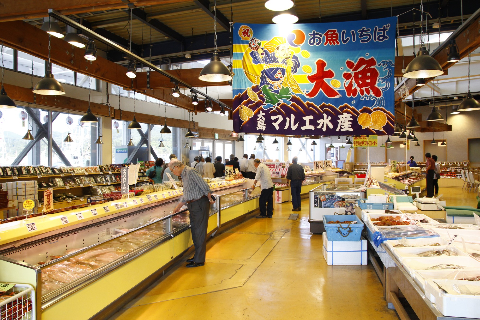 お魚いちば店内１